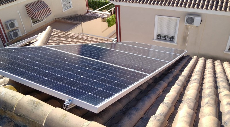 Cargador trifásico de vehículo eléctrico