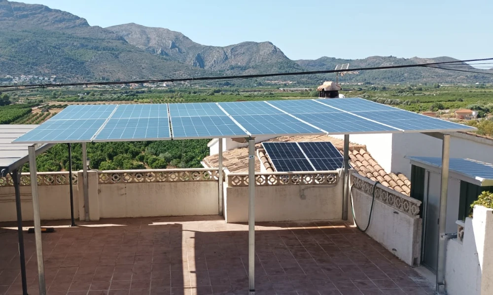 Instalación de pérgola solar en Elche, Alicante